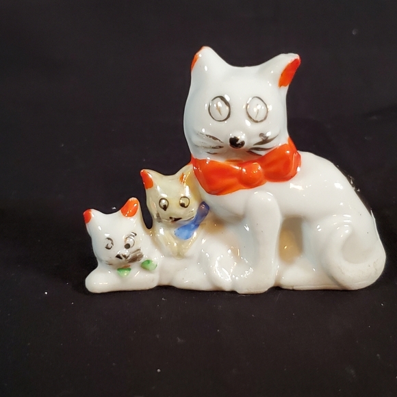 Vintage Kitty's - Picture 1 of 2